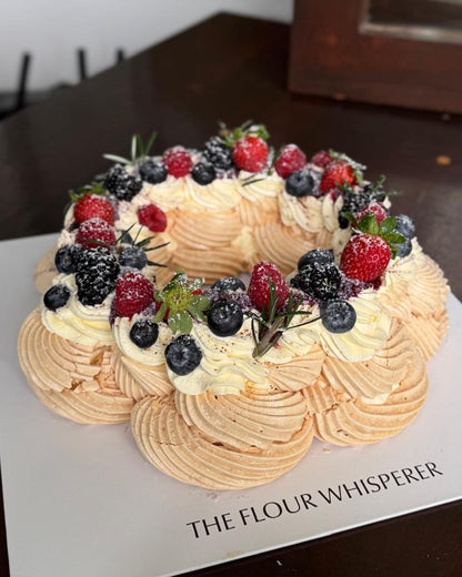 (2025) Berries Wreath Pavlova